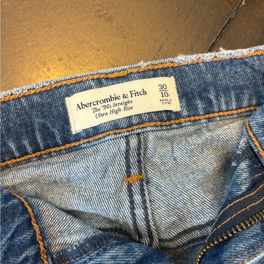 Abercrombie & Fitch '90s Straight Ultra High Rise Jeans